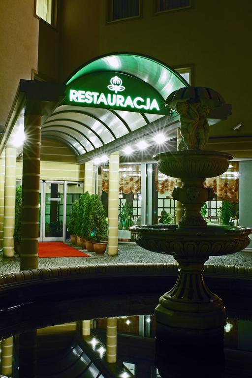 L'Ascada Hotel Śrem Eksteriør billede
