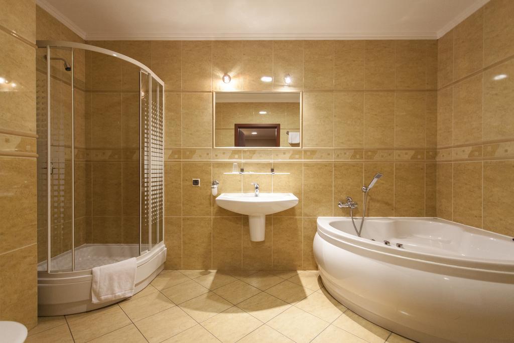 L'Ascada Hotel Śrem Eksteriør billede
