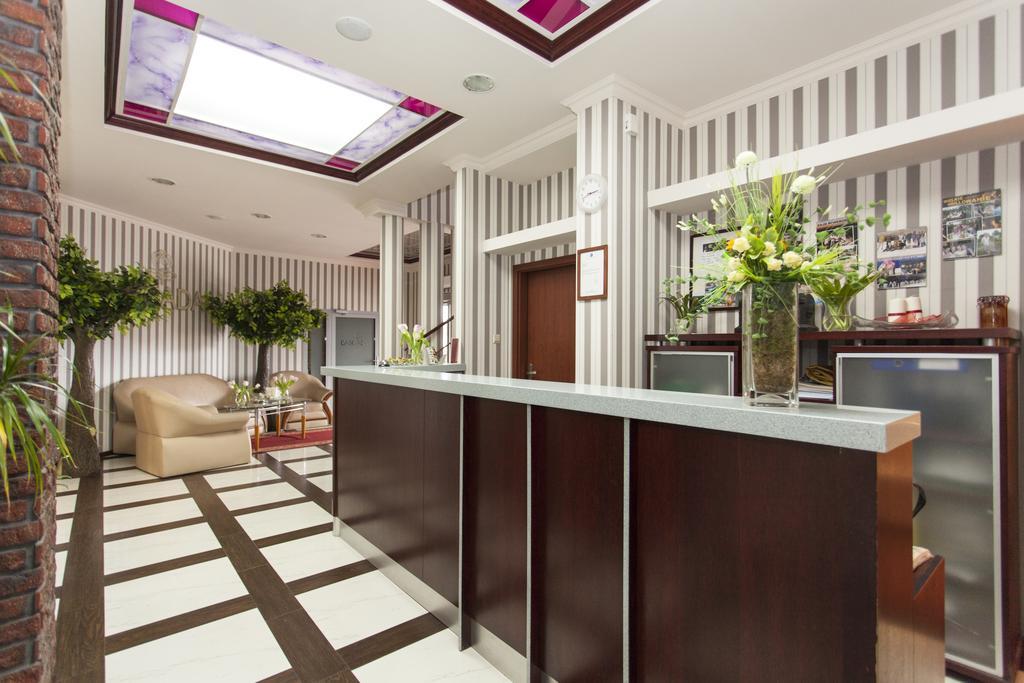 L'Ascada Hotel Śrem Eksteriør billede