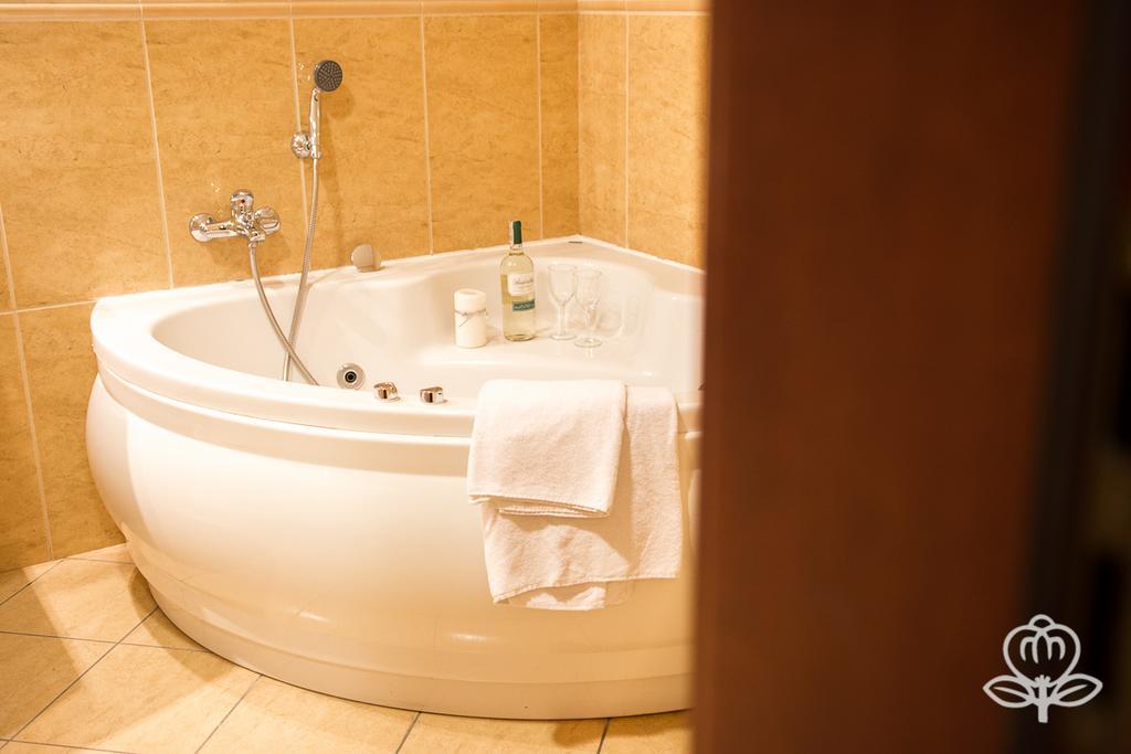 L'Ascada Hotel Śrem Eksteriør billede