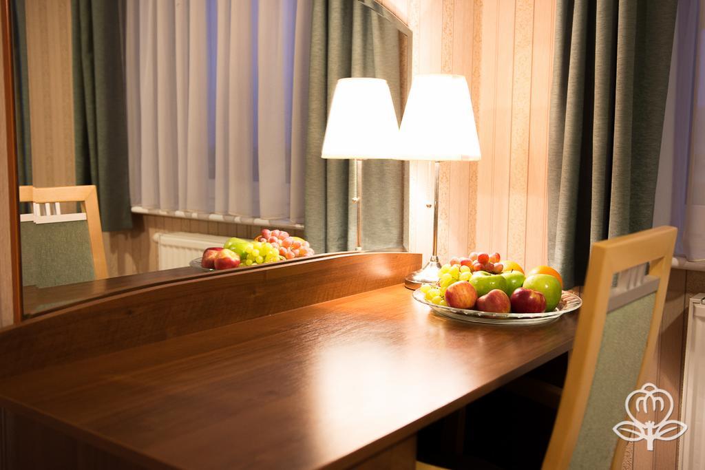 L'Ascada Hotel Śrem Eksteriør billede