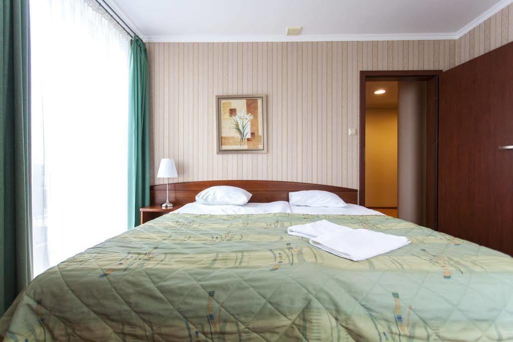 L'Ascada Hotel Śrem Eksteriør billede