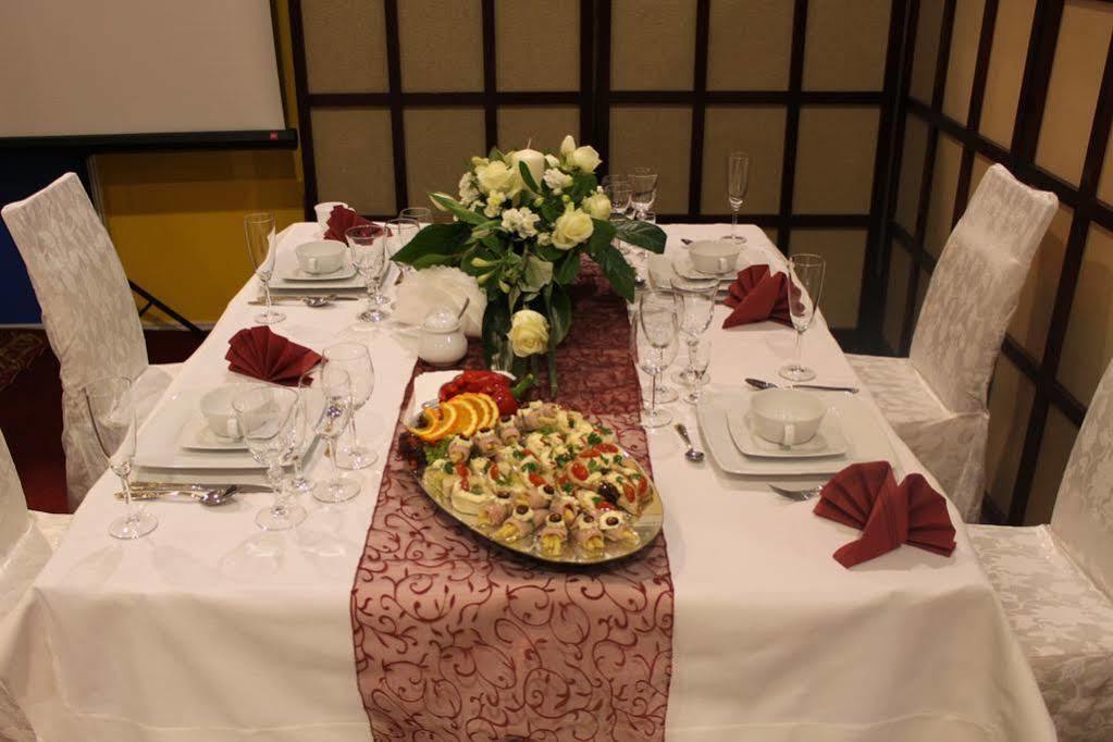 L'Ascada Hotel Śrem Eksteriør billede